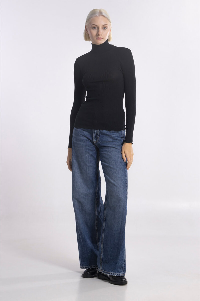 intimo-ortopedia-abbiati-Dolcevita-in-lane-e-seta-nero-Oscalito-3429-3
